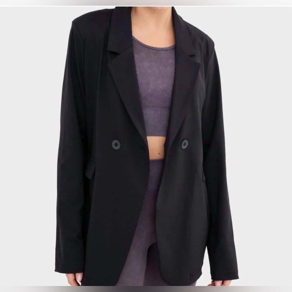 NWT! Mono B Black Blazer - Size Medium